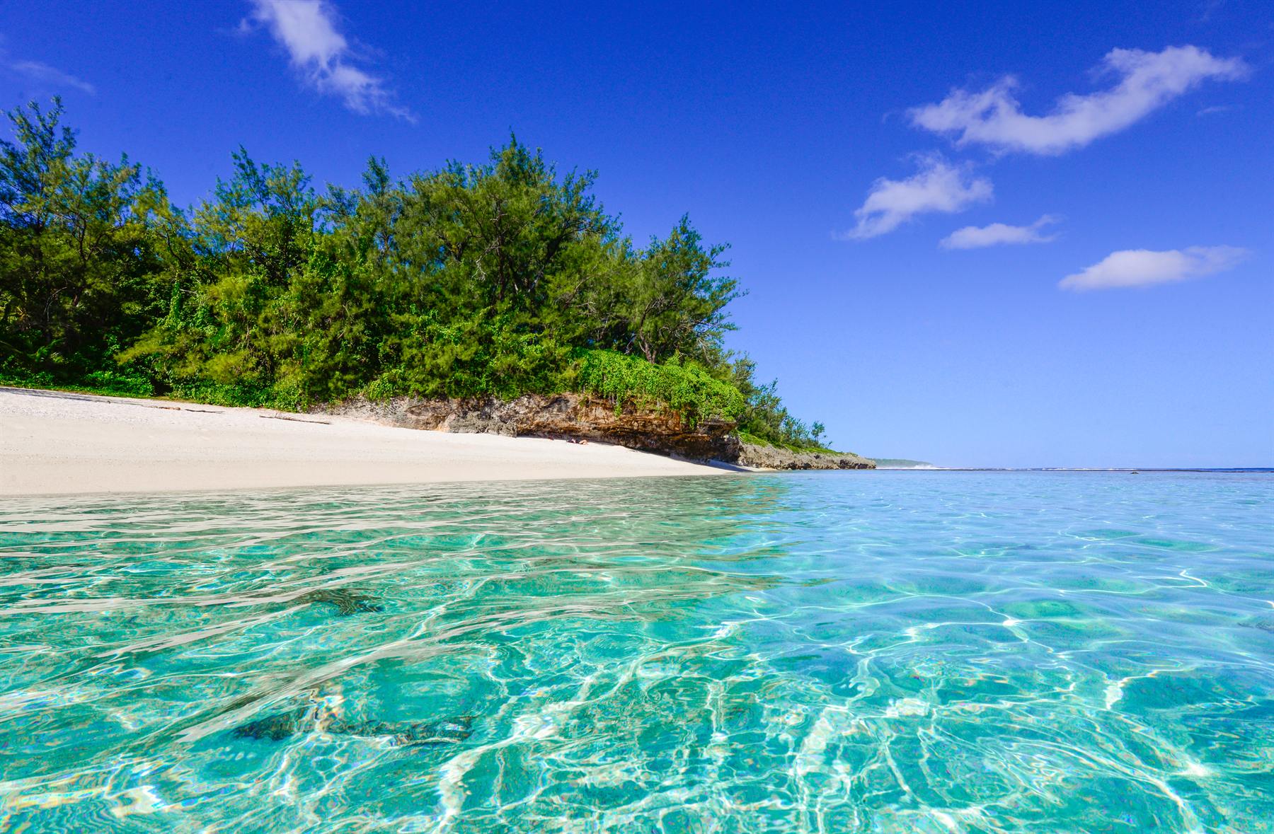 Turquoise water and white sand at Taungaroro, Enuamanu (Atiu)